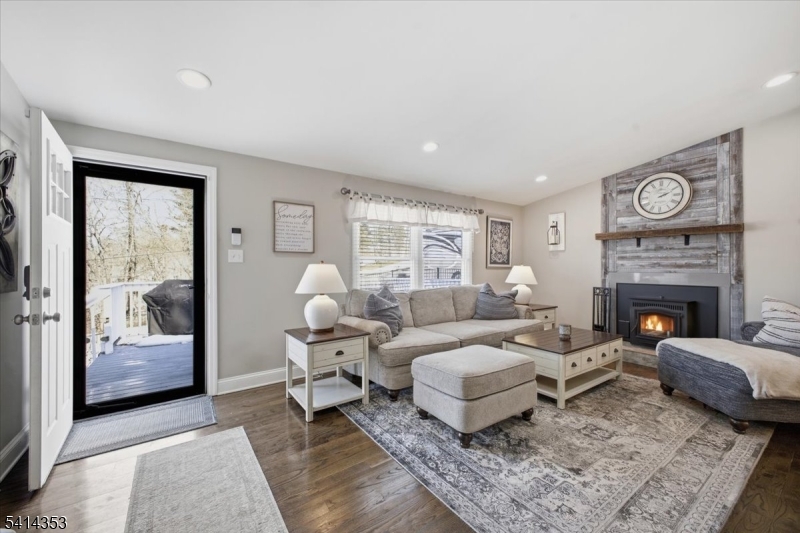 66 Ridgeway Ave