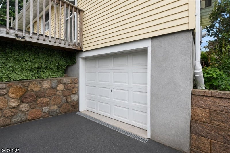 1 Eisenhower Dr