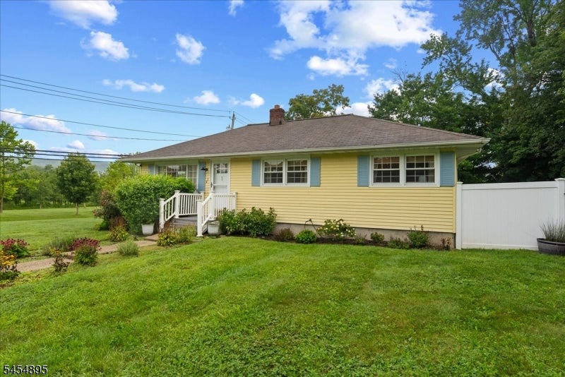 1 Eisenhower Dr