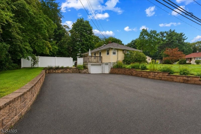 1 Eisenhower Dr