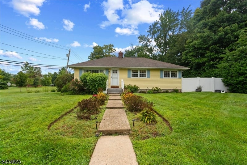 1 Eisenhower Dr