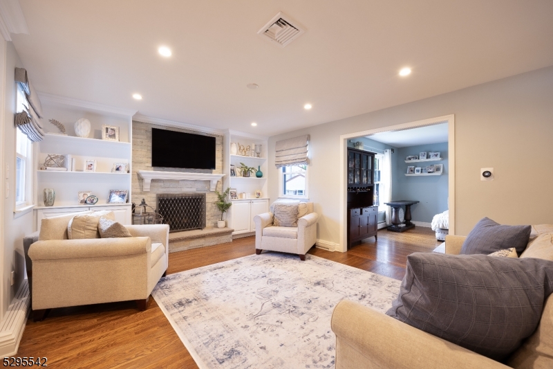 18 Marguerite Ln