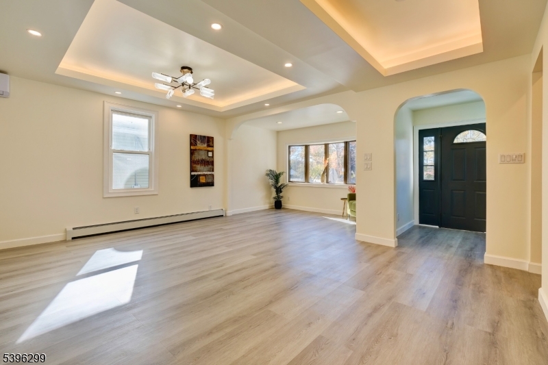 58 Zeliff Ave