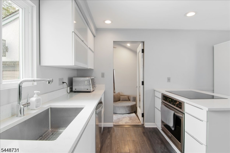 12 Nutwold Ave