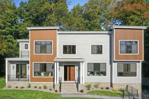 8 FORDHAM ROAD Livingston Twp. NJ 07039