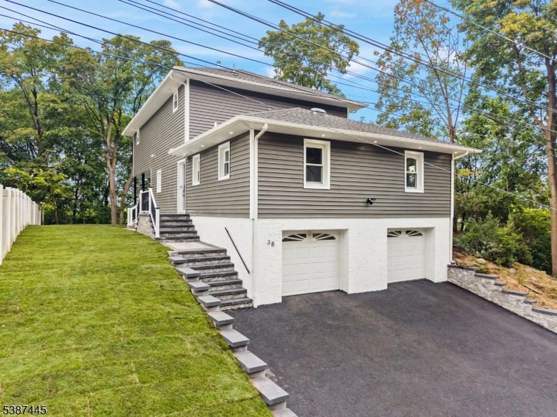 55 Hugo Ave
