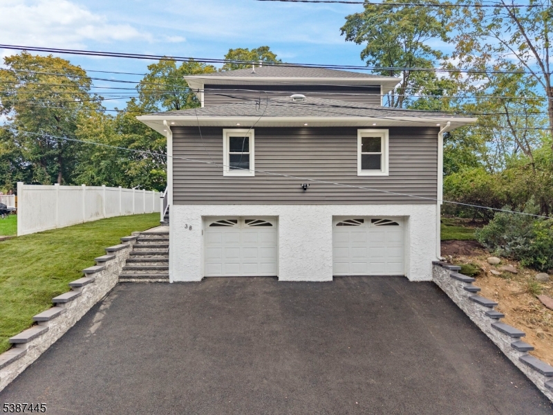 55 Hugo Ave