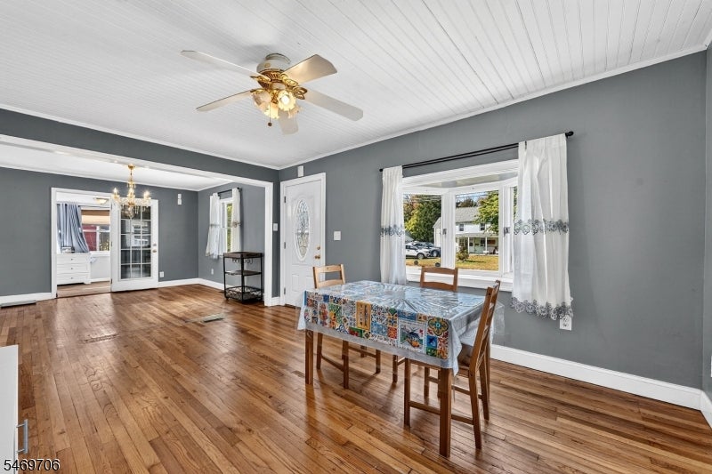 297 Manalapan Rd