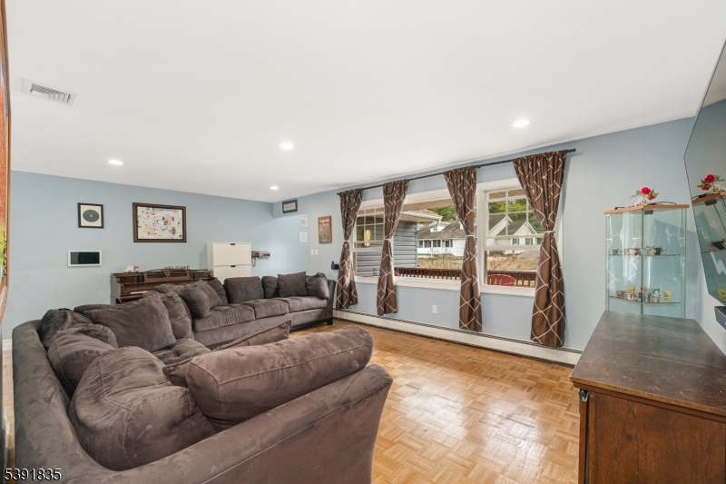 92 Susquehanna Ave