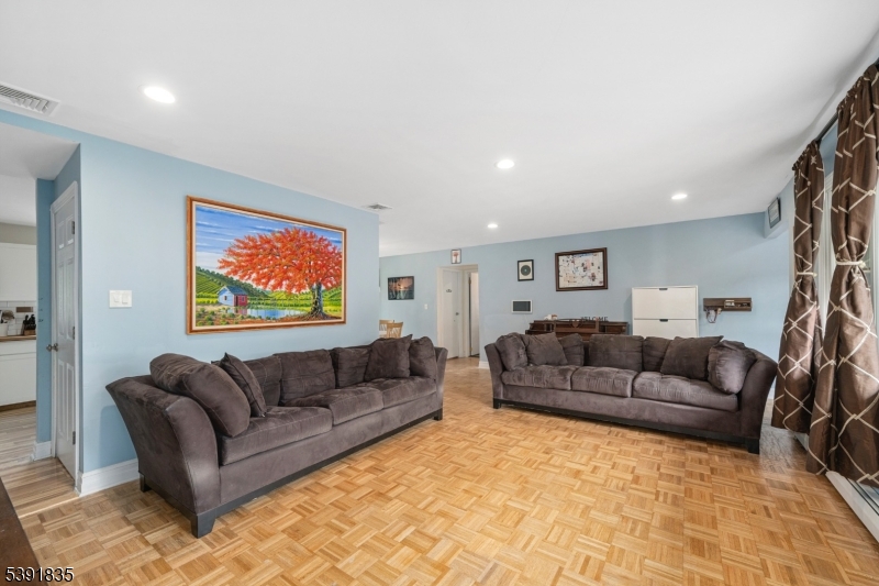 92 Susquehanna Ave