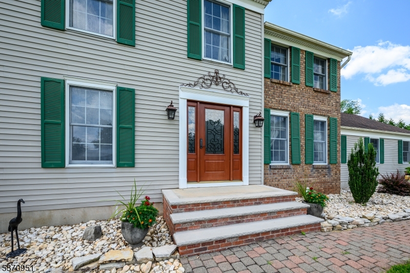 1 Elmendorf Cir