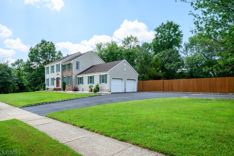 1 Elmendorf Cir