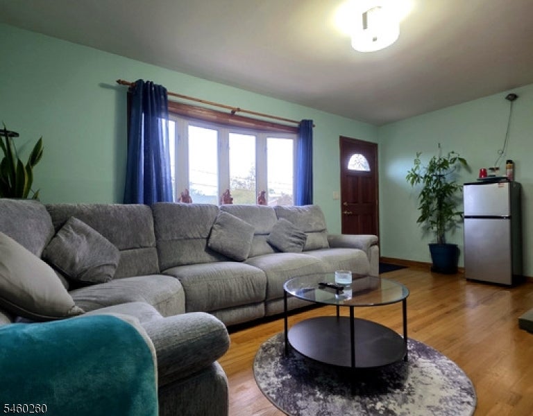 324 Evans Ave