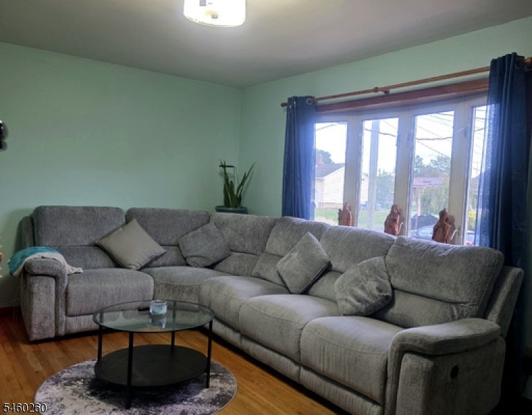 324 Evans Ave