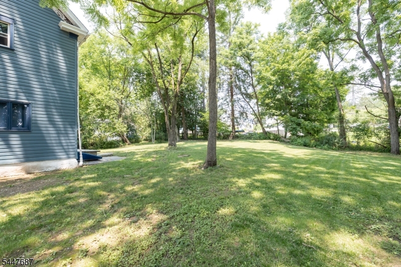 30 Henderson St