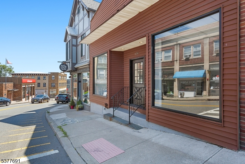 416 Main St