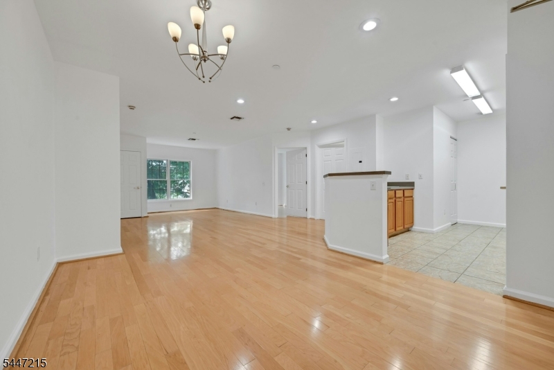 189 Forest Ave 213