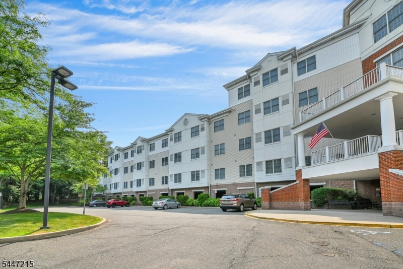 189 Forest Ave 213