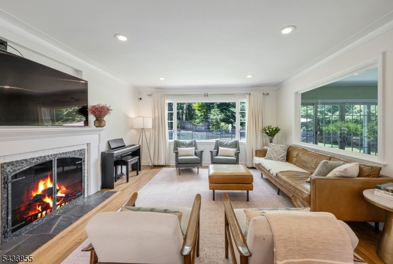 496 Lincoln Ave