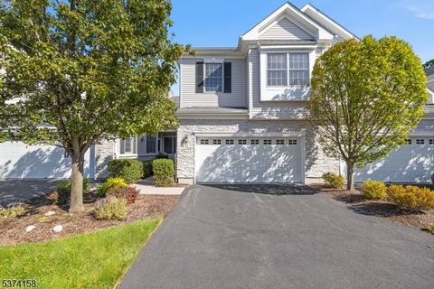 39 Schweinberg Dr Roseland Boro NJ 07068