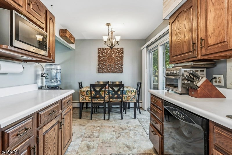 23 Fairview Ave