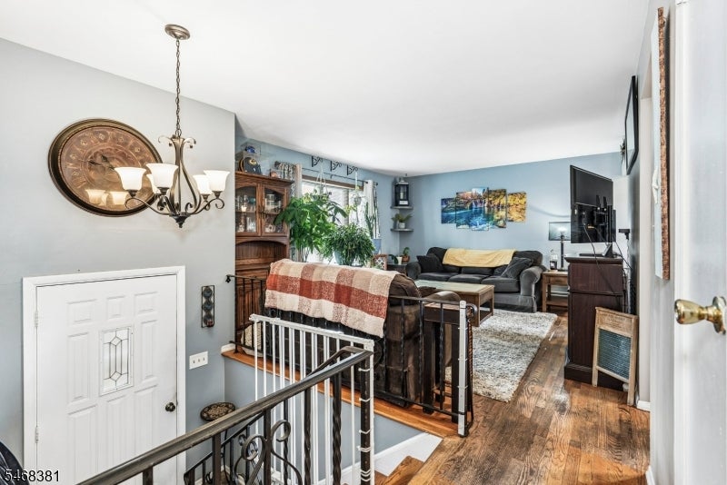 23 Fairview Ave