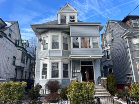 55 Treacy Ave Newark City NJ 07108