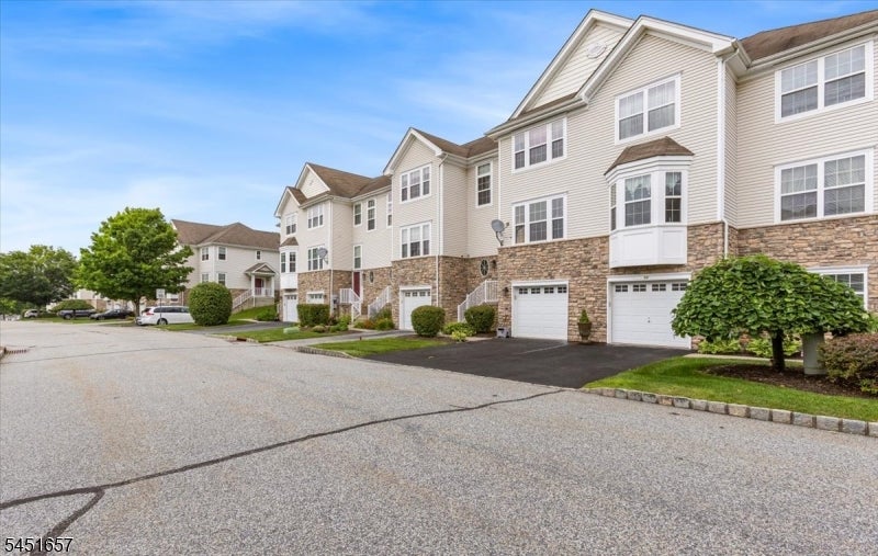 54 Indian Field Dr