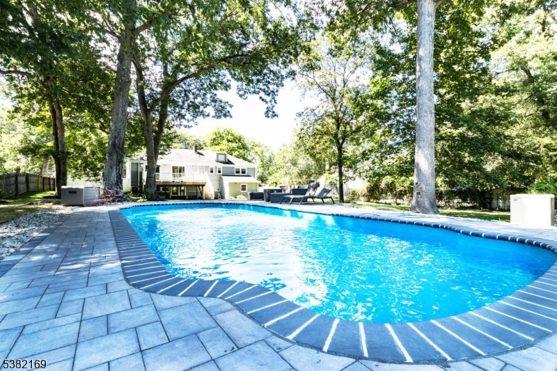 58 West Dr