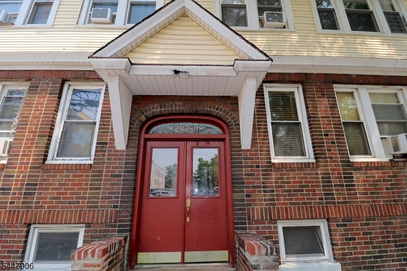 287 New York Ave