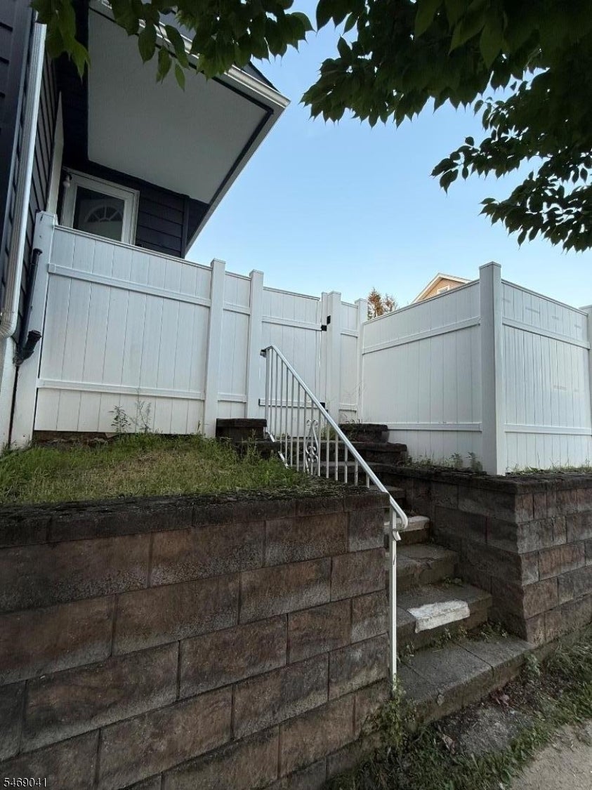 66 Garden Ave