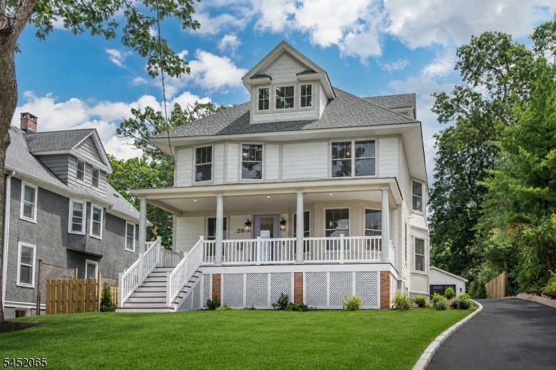 28 Mountain Ave