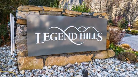 19 Legend Hills Dr Edgewater Boro NJ 07020