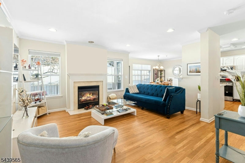 1028 Robin Ct
