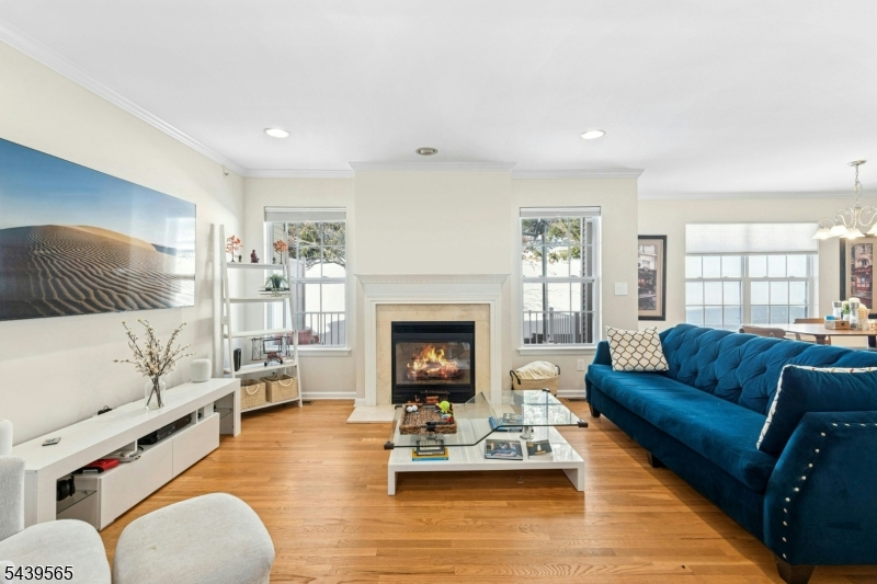 1028 Robin Ct