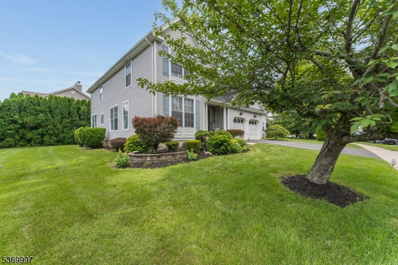 5 Jade Ln