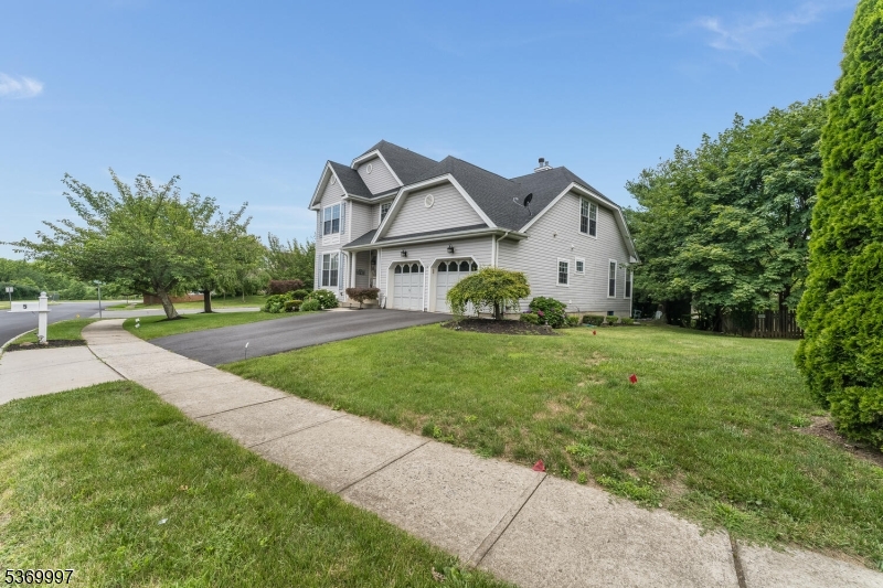 5 Jade Ln