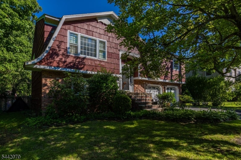 52 Aspen Ln