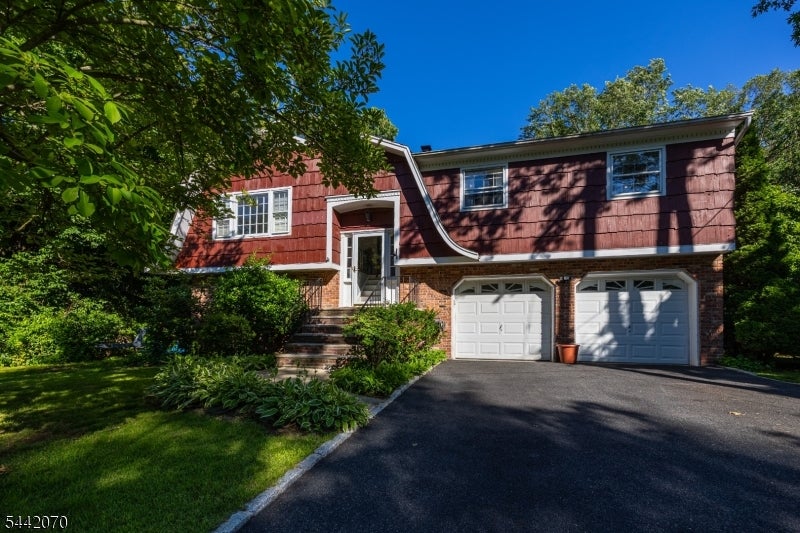 52 Aspen Ln