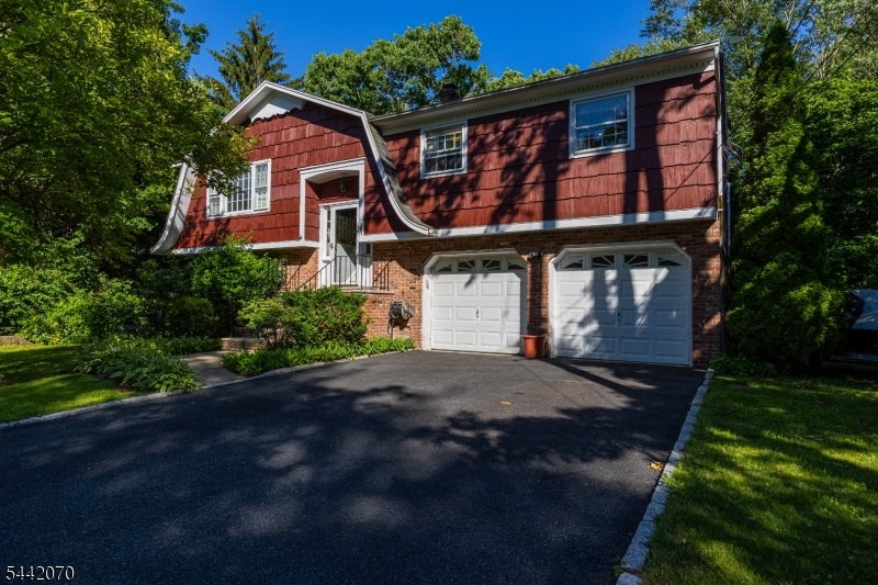 52 Aspen Ln