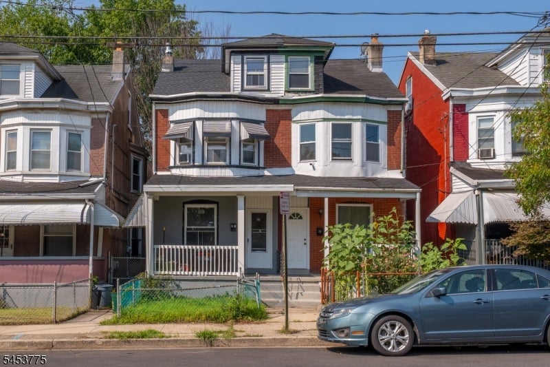 25 Evans Ave