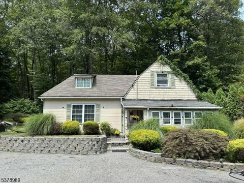 5 Old Gormley Ln Kinnelon Boro NJ 07405