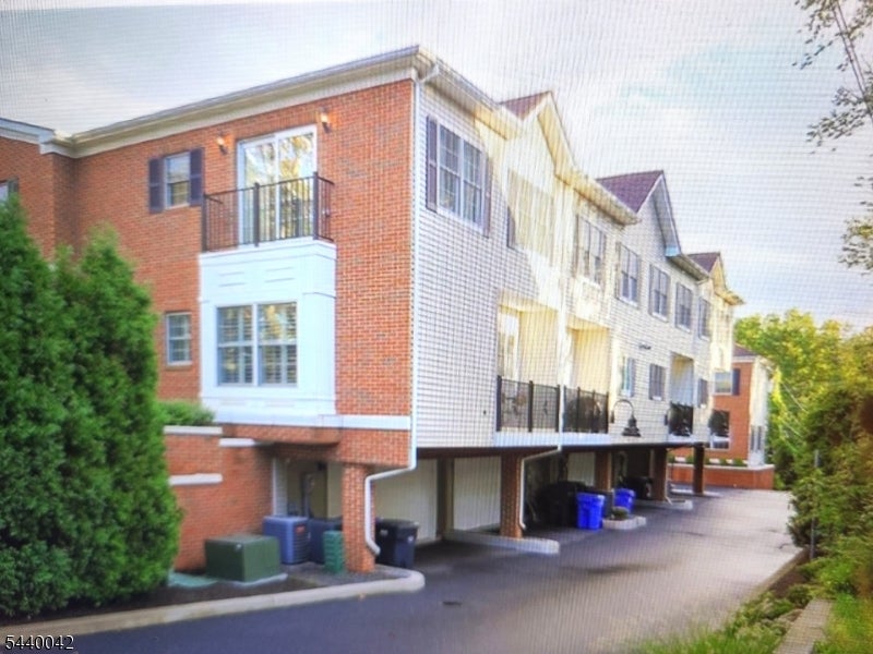 199 D Amboy Ave 199D