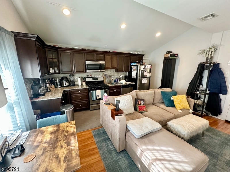 390 Apt4 Orange Rd 4