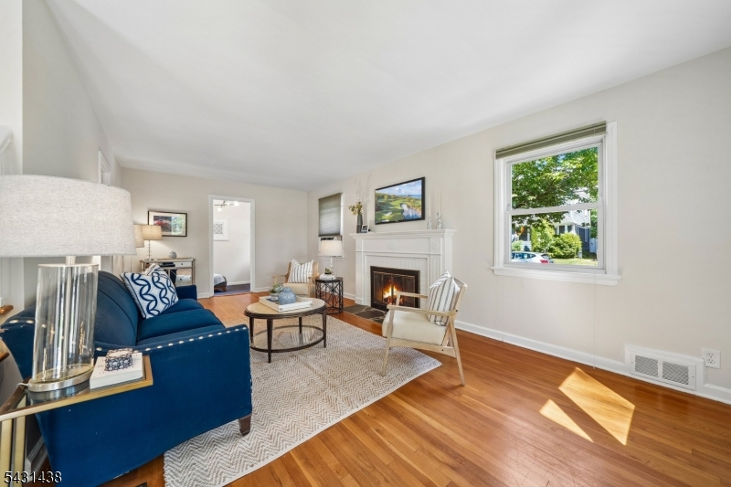 51 Meadowbrook Place