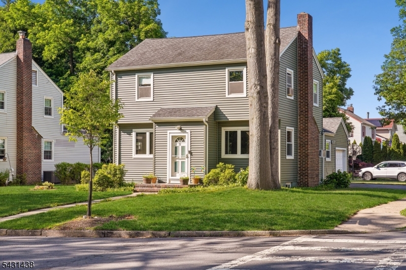 51 Meadowbrook Place