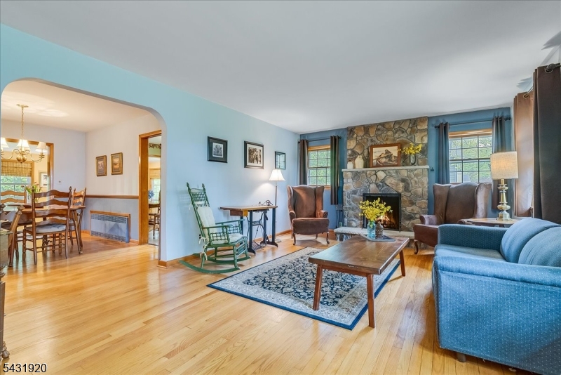187 Henry Pl
