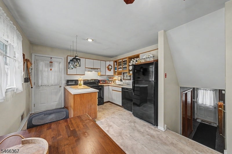 12 Freeman Ave