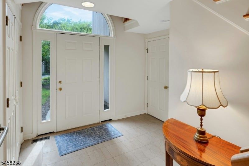 36 Robinhood Dr