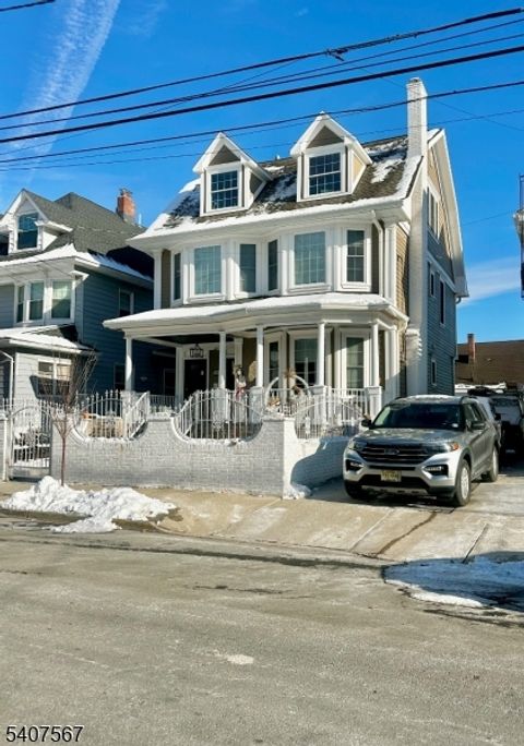 695 Ridge St Newark City NJ 07104